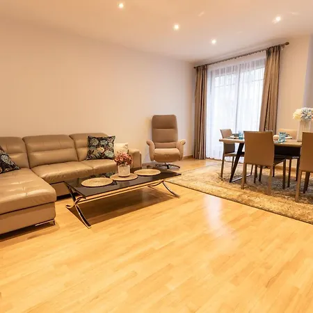 Basha Premium 2 * Sopot